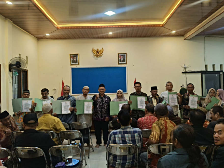 PENYERAHAN SK KETUA RT & RW DESA PENGABEAN MASA BAKTI TAHUN 2026 - 2030